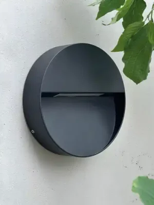 Venkovní nástěnné svítidlo Dyberg Larsen LED Pluto, černá, Ø 15 cm Odeslání Ihned