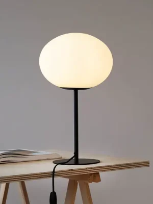 Stolní lampa Dyberg Larsen Princess, opál/černá, 48,5 cm Odeslání Ihned
