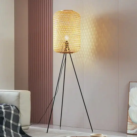Stojací lampa Lucande Jorick, bambus, trojnožka, výška 166 cm Cenová Bomba