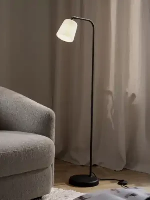 Akce New Works stojací lampa Materiál, opálově bílá, sklo, výška 125 cm