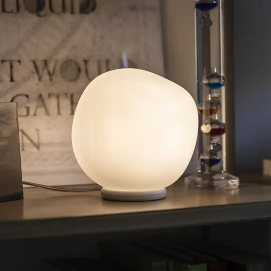 Expresní Doručení Stolní lampa Foscarini Hoba Piccola, Ø 13 cm, stmívatelné, sklo