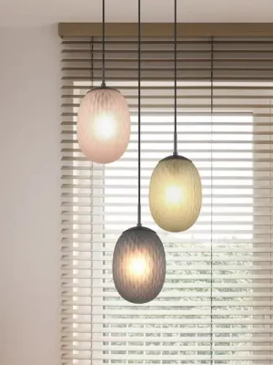Levný Závěsné svítidlo Facette, vícebarevné, Ø 43 cm, 3 světla, sklo