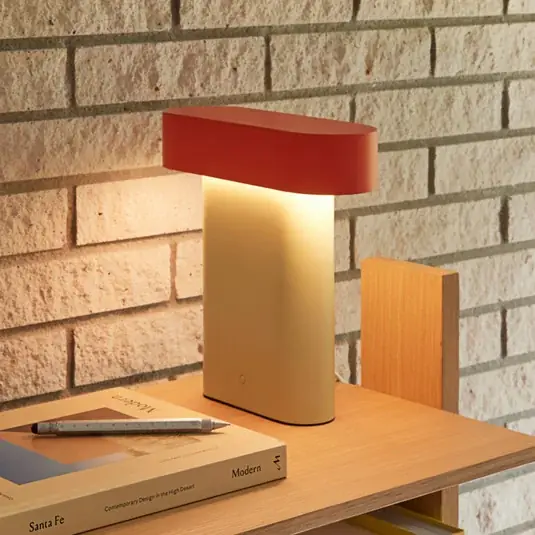 Originální HÜBSCH LED stolní lampa Sleek, světle zelená/červená, železo, PC