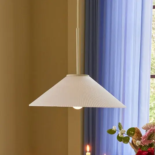Sezónní Sleva HÜBSCH Solid závěsné svítidlo, bílá, písek, sklo, železo, E27