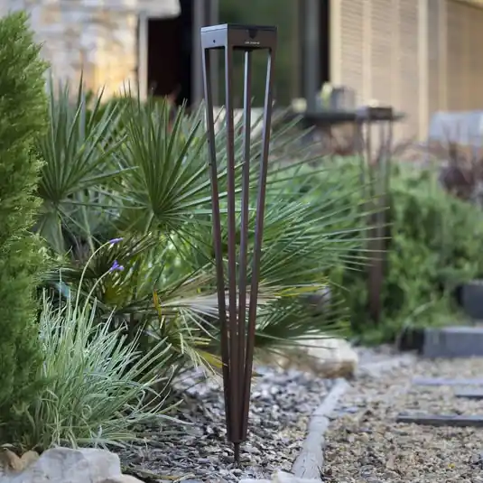 Koupit Online Les Jardins LED solární svítilna Tinka, corten, 90 cm, zemní hrot