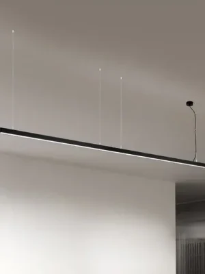 Aktuální Stropní svítidlo LED Bounce, černé, délka 113 cm, CCT, hliník