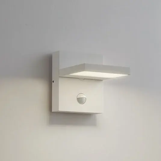 Venkovní nástěnné svítidlo Lucande Silvan, bílá, se senzorem, IP54, 16 cm Výhodná Nabídka