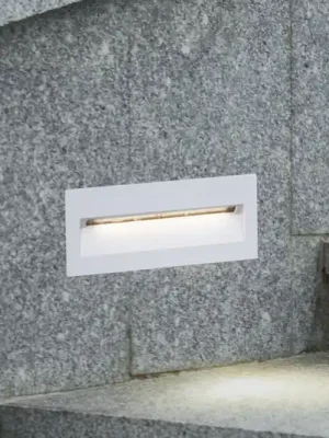 Hit Sezóny Vestavné nástěnné svítidlo Lucande LED Loya, 23 x 8 cm, bílé, IP54