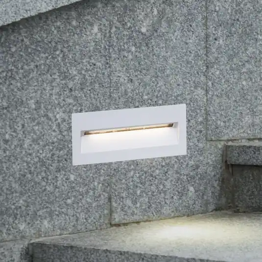Hit Sezóny Vestavné nástěnné svítidlo Lucande LED Loya, 23 x 8 cm, bílé, IP54