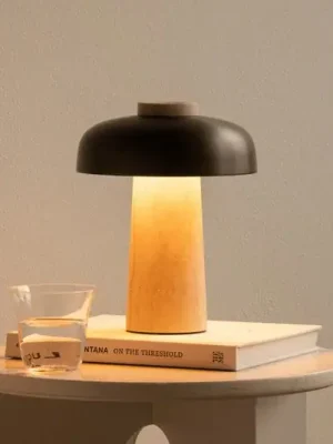 Nabíjecí stolní lampa Audo Reverse, písek/bronz, kámen, 24,5 cm Víkendová Akce