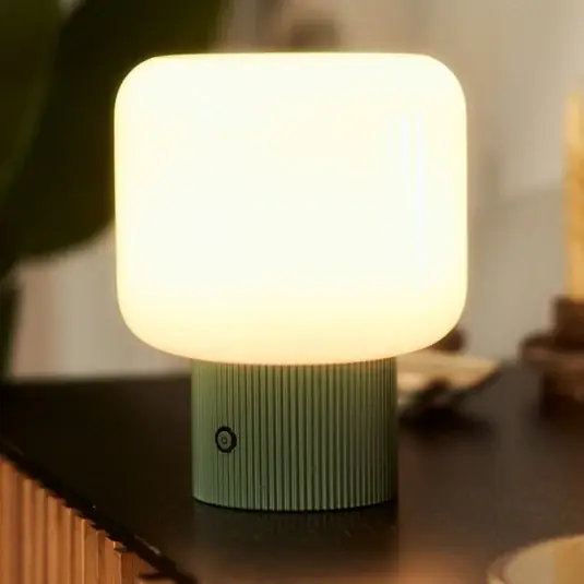 Nová Kolekce Lucande LED stolní lampa Katrin Palme, zelená, sklo