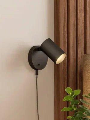 Akční Cena Nástěnné bodové svítidlo CAN TILT, černé, Ø 10 cm, kovový vypínač USB