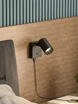 Ihned K Objednání Nástěnné bodové svítidlo CAN TILT, černé, 10 x 10 cm, kov, USB vypínač