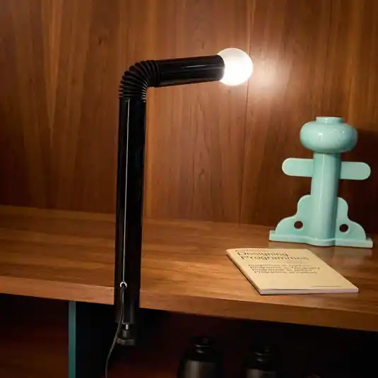 Aktuální Stolní lampa Stilnovo Periscopio, černá, výška 68 cm, kov