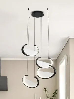 Akční Cena Závěsné světlo LED Adele, Ø 75 cm, černé, kov, 4-ramenné.