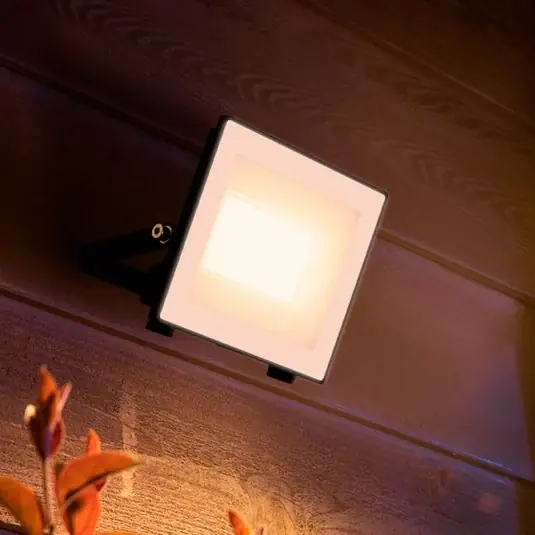 Philips LED venkovní bodové osvětlení Lois UE flood, 14 W, 3 000 K, IP65 Značkový